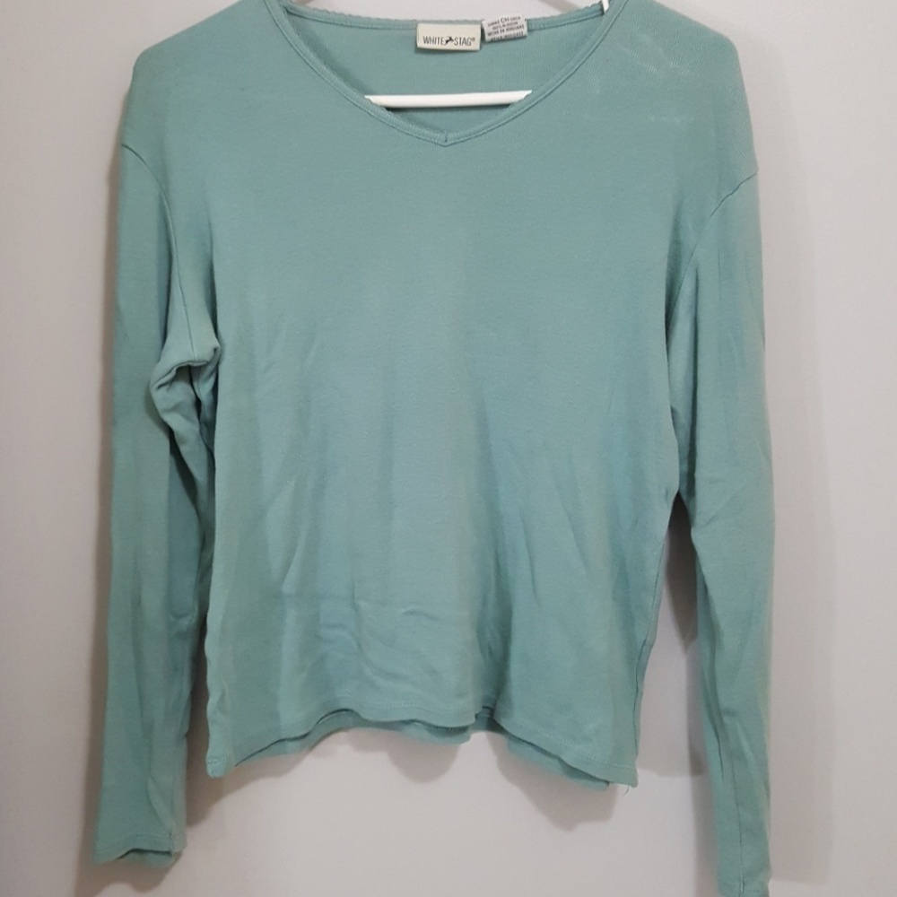 Long sleeve shirt.